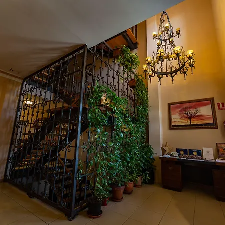 מלון De Montana Rubielos 3*