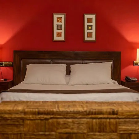 De Montana Rubielos מלון 3*